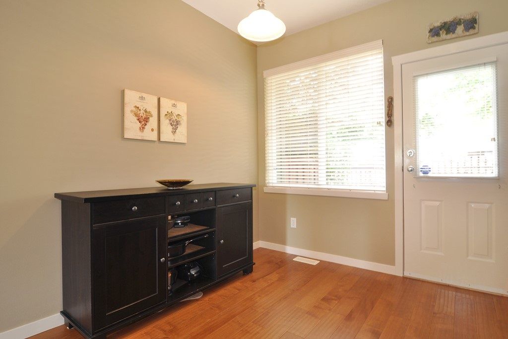 listing image 1103532271434674293