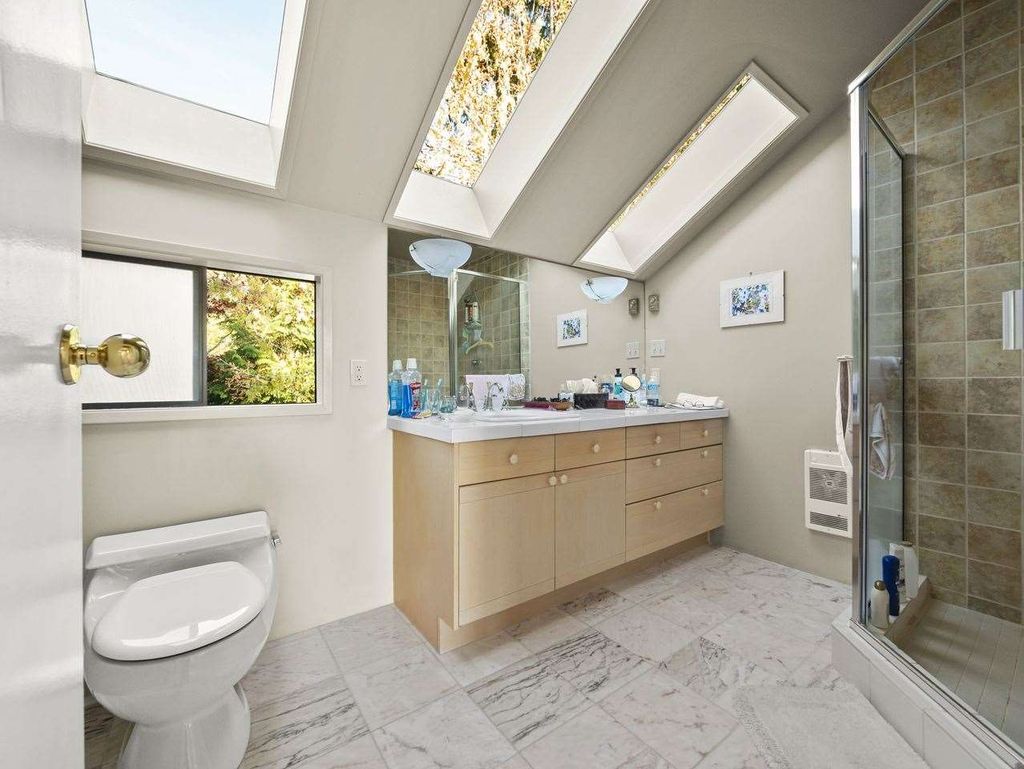 listing image 1105334725298135229