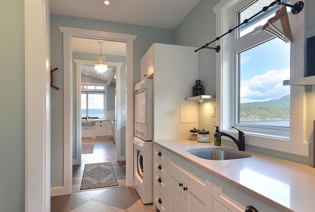 listing image 1101063223829631110