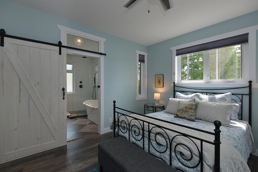 listing image 1103109684437832383