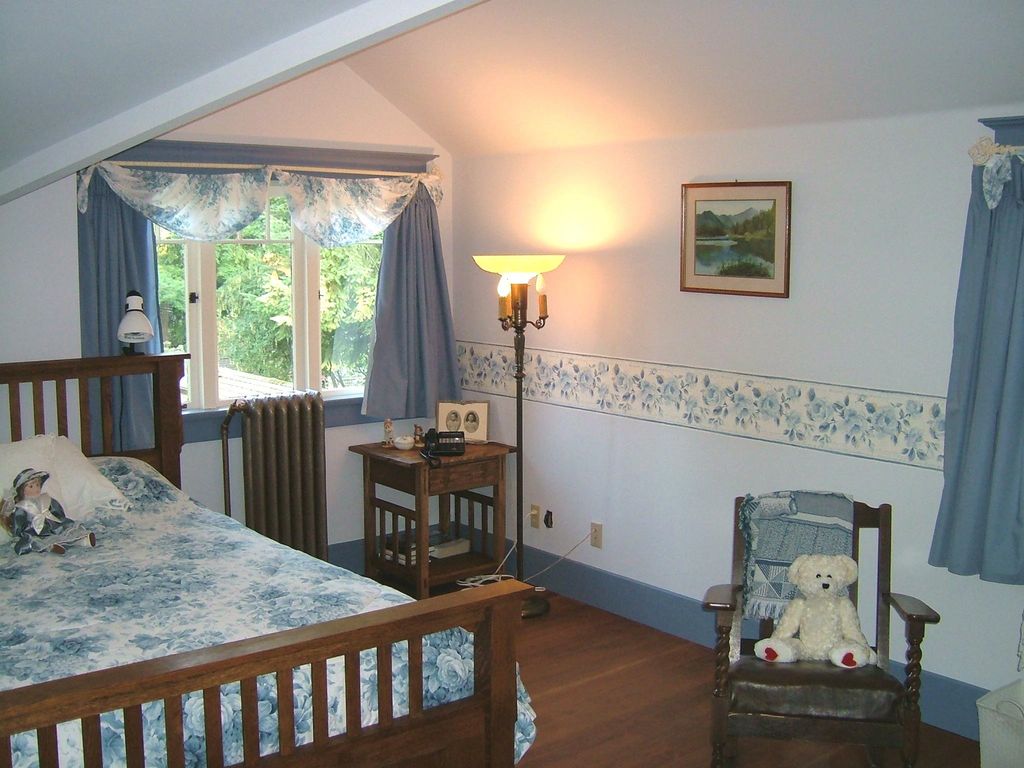 listing image 1101105810845142016