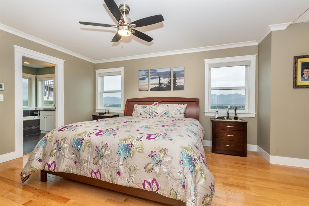 listing image 1107458296392823975