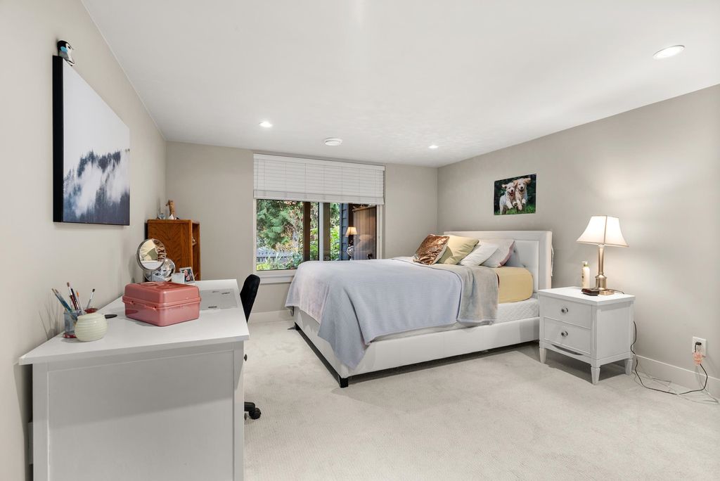 listing image 1101708841373803963