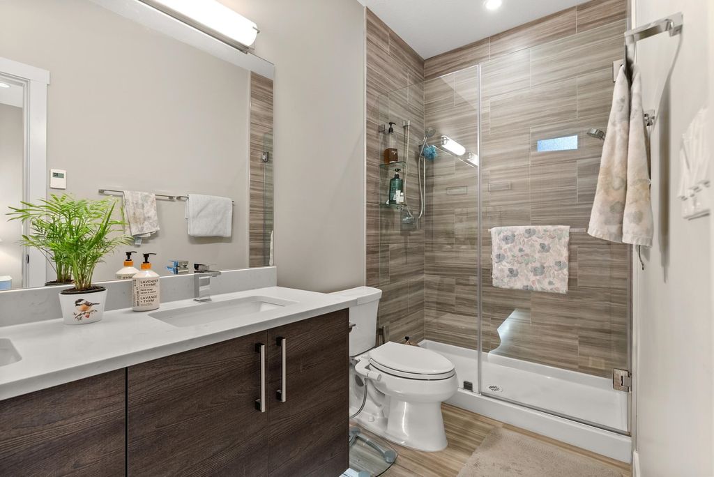 listing image 1105025874553800746