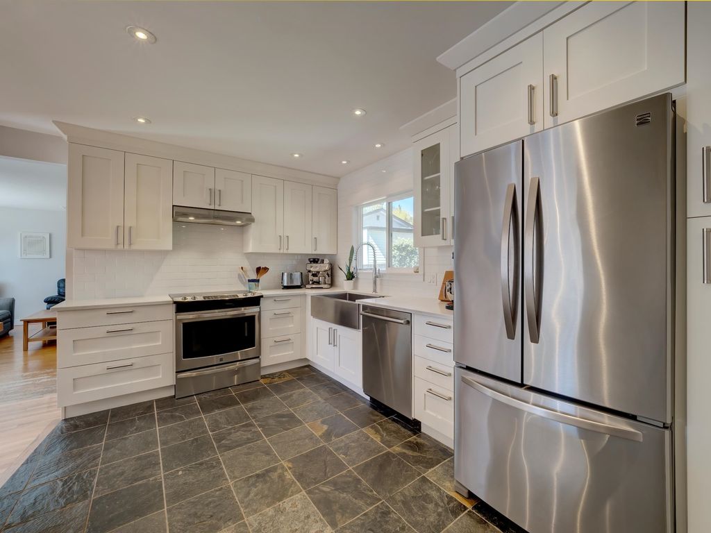 listing image 1103545011381467310