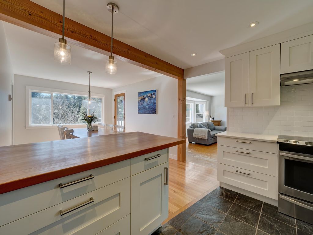 listing image 1104178758711665745