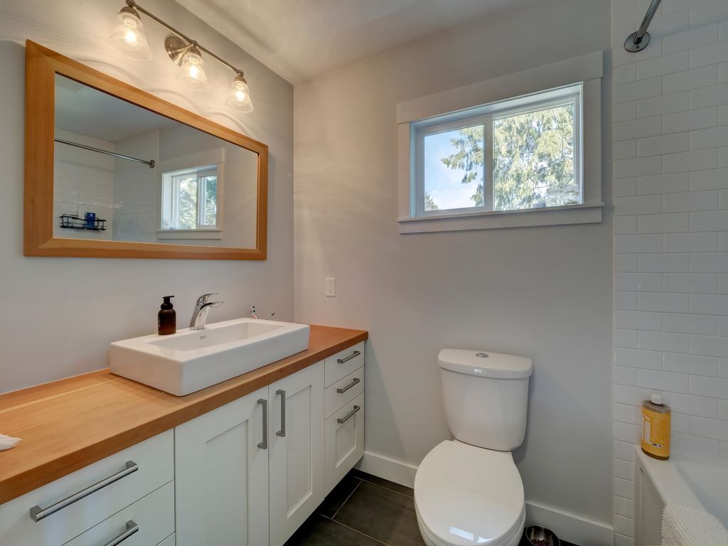 listing image 1102604124060433186
