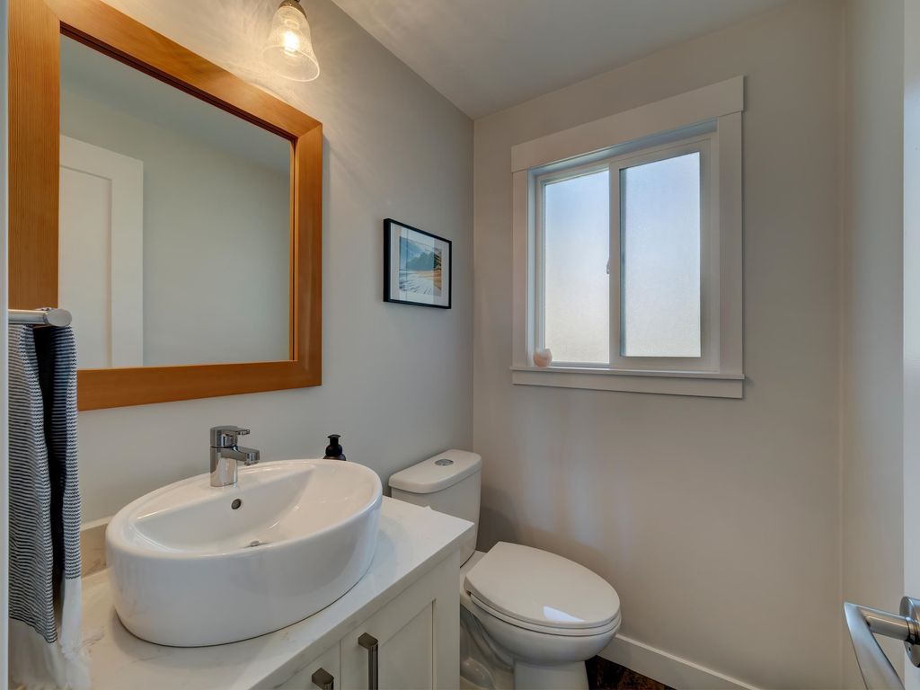 listing image 1102699505296941734