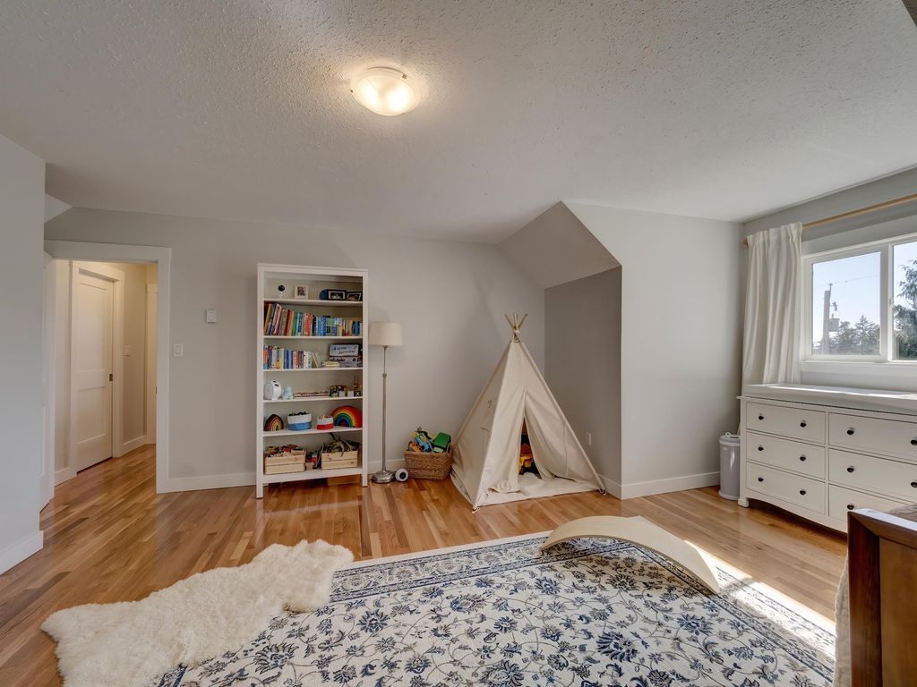 listing image 1109268863223041659