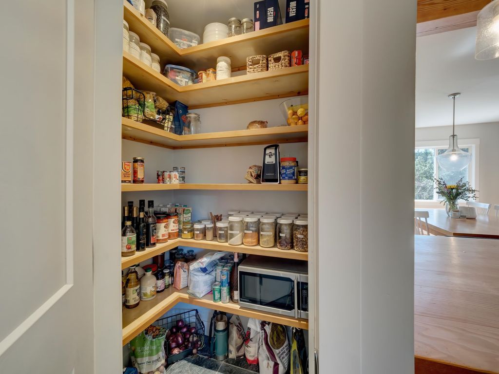 listing image 1100863989295811386