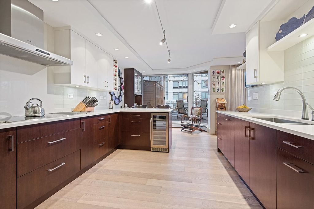 listing image 1103039636073969877