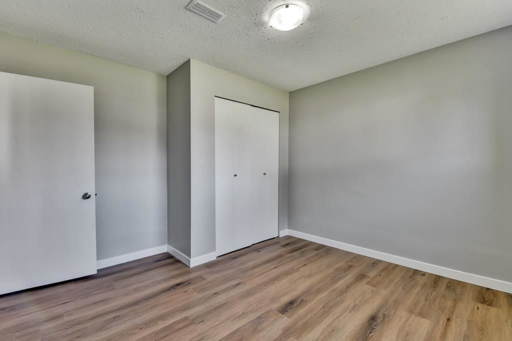 listing image 1102100818999782442