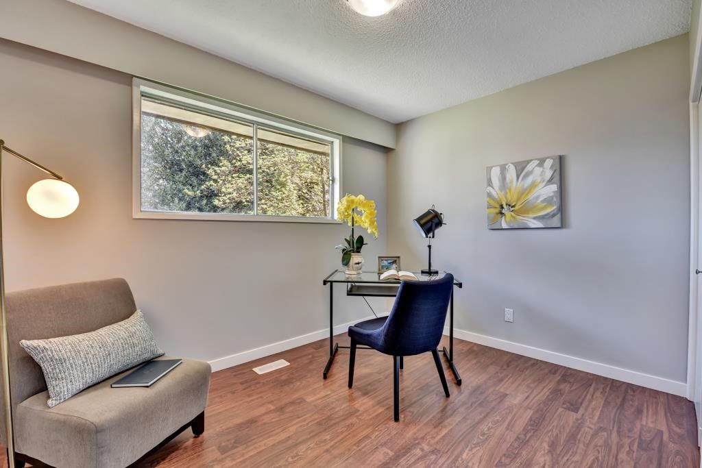 listing image 1102362064210893646