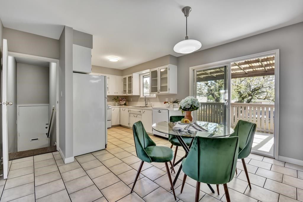 listing image 1100344479191489856