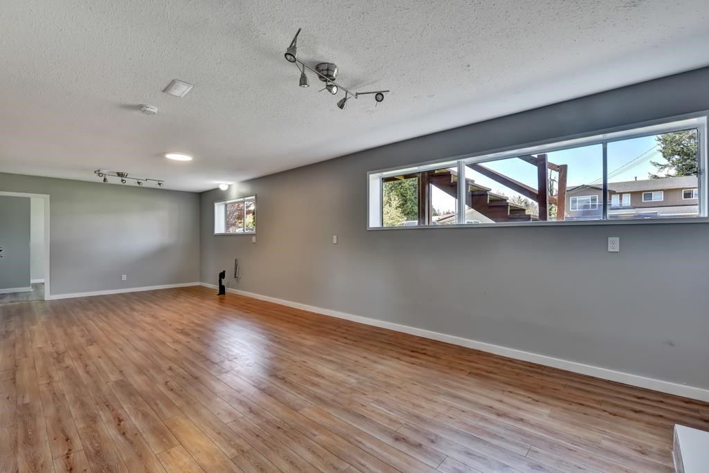 listing image 1108267605882176483