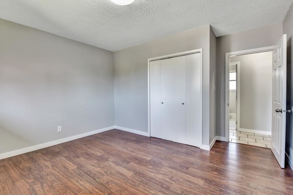 listing image 1104446377673613282