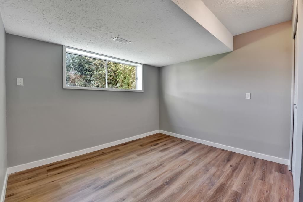 listing image 1104294288962242691