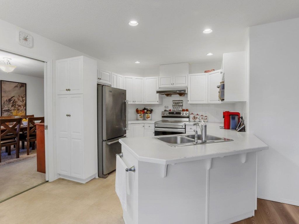 listing image 1103515714783085252