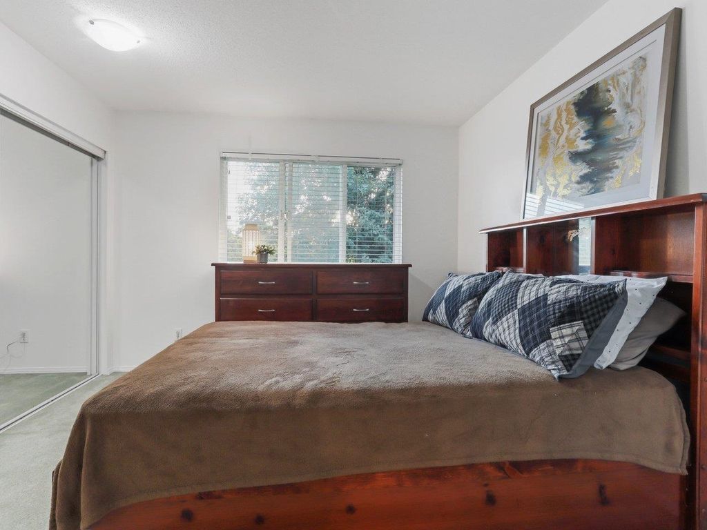 listing image 1108995902631849816