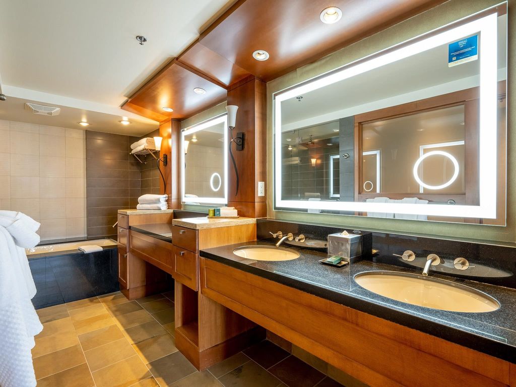 listing image 1106395042093326152