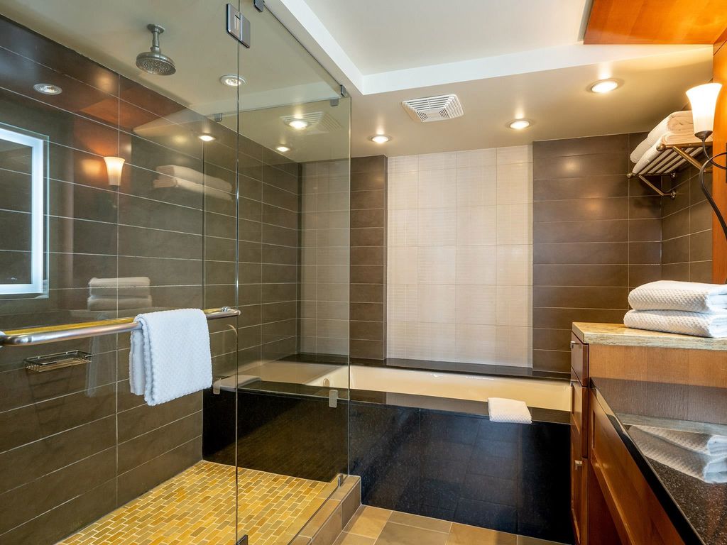 listing image 1103918090743956624