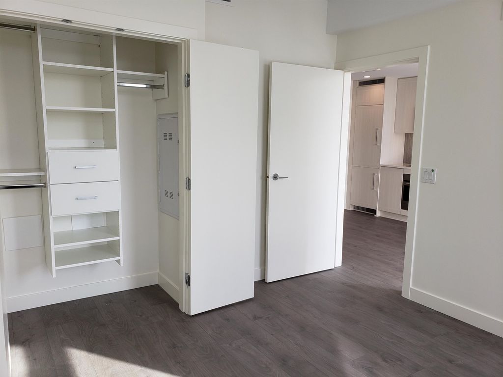 listing image 1106491128761675419