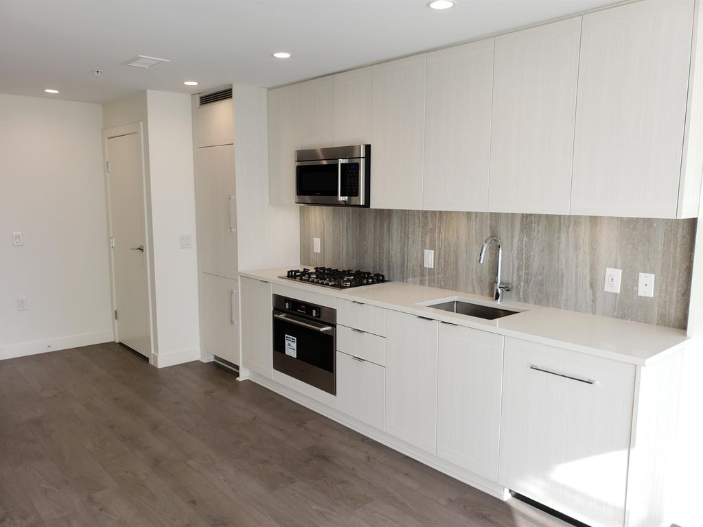 listing image 1107151521159341568