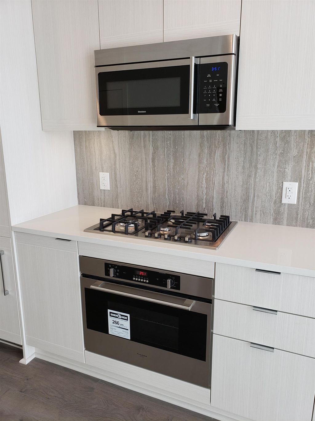 listing image 1102018046673224155
