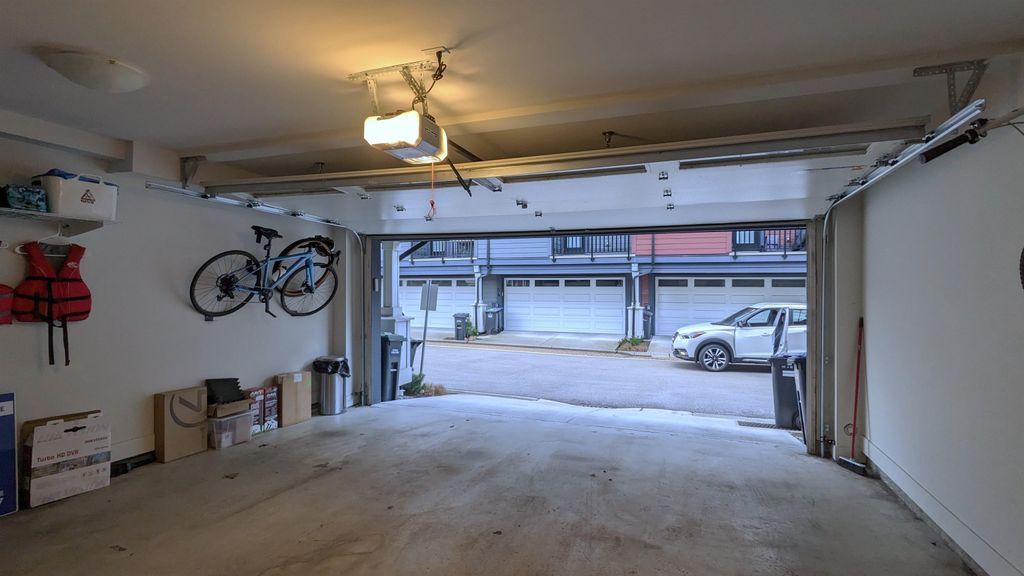 listing image 1100268223918492358