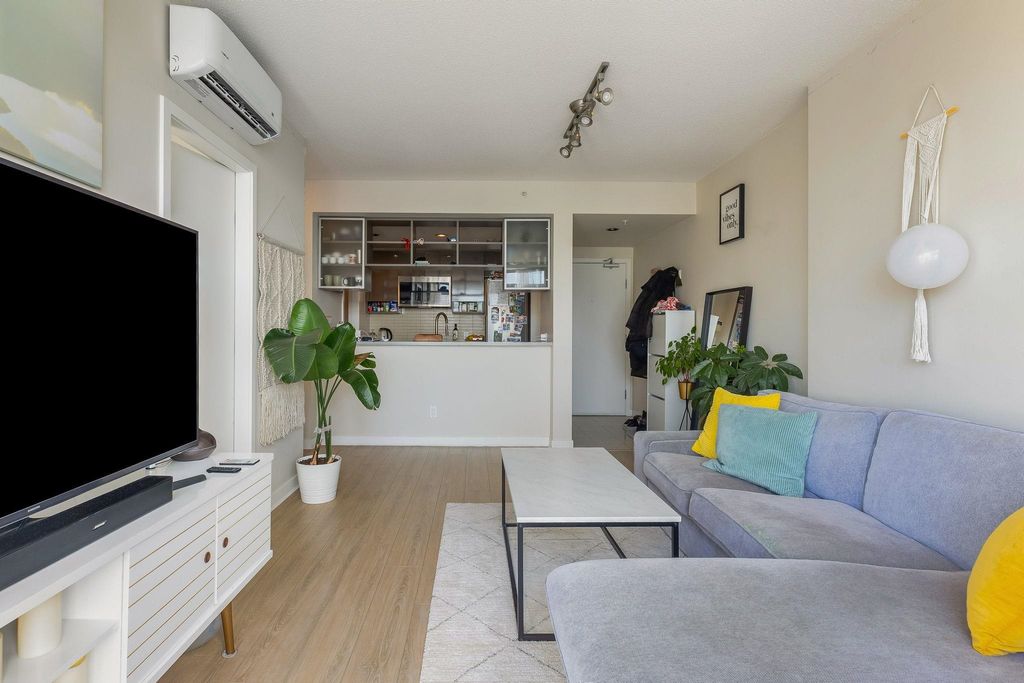 listing image 1104363408827369908