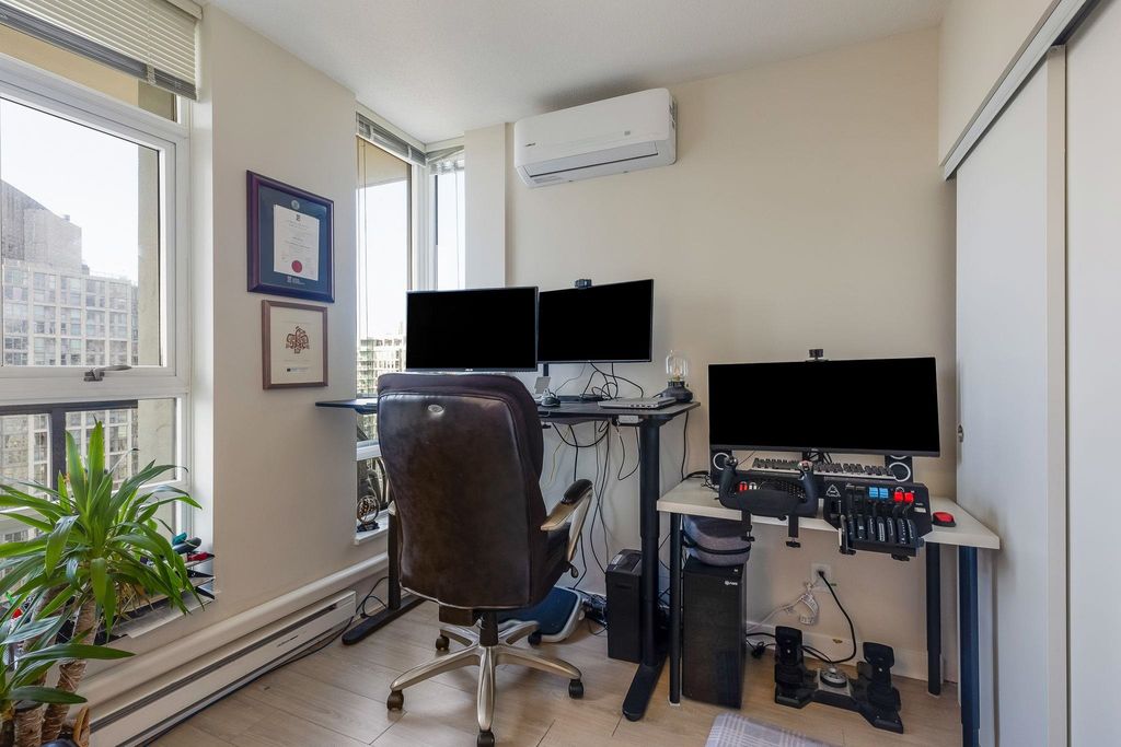 listing image 1107386178161809736
