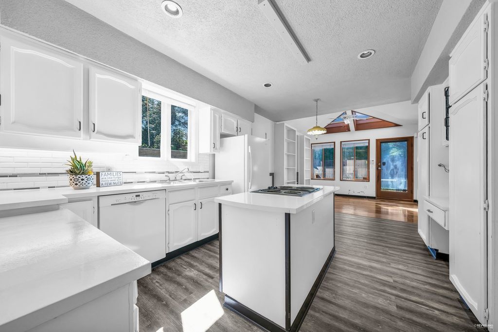 listing image 1107060337855095923