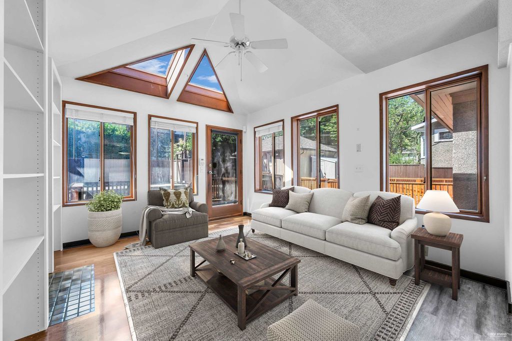 listing image 1102386466769035254