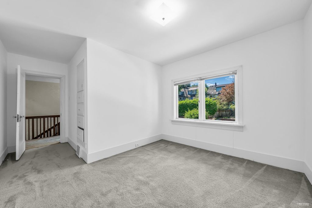 listing image 1103100049682321343