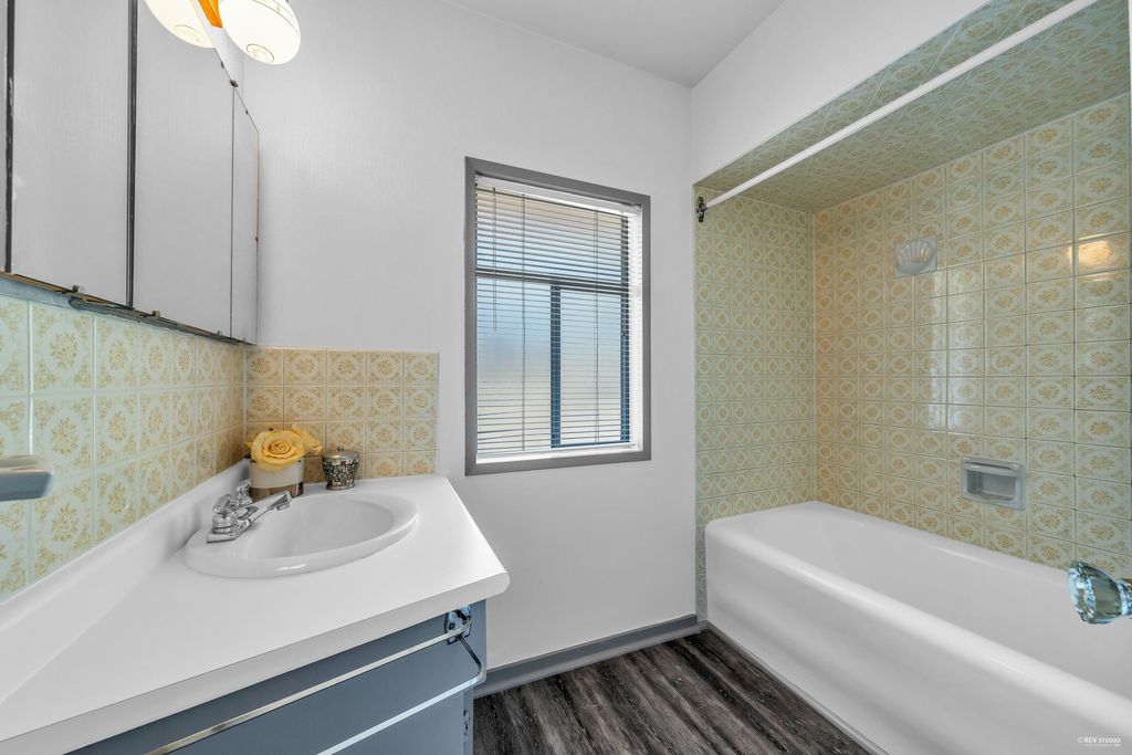 listing image 1101316374739085492