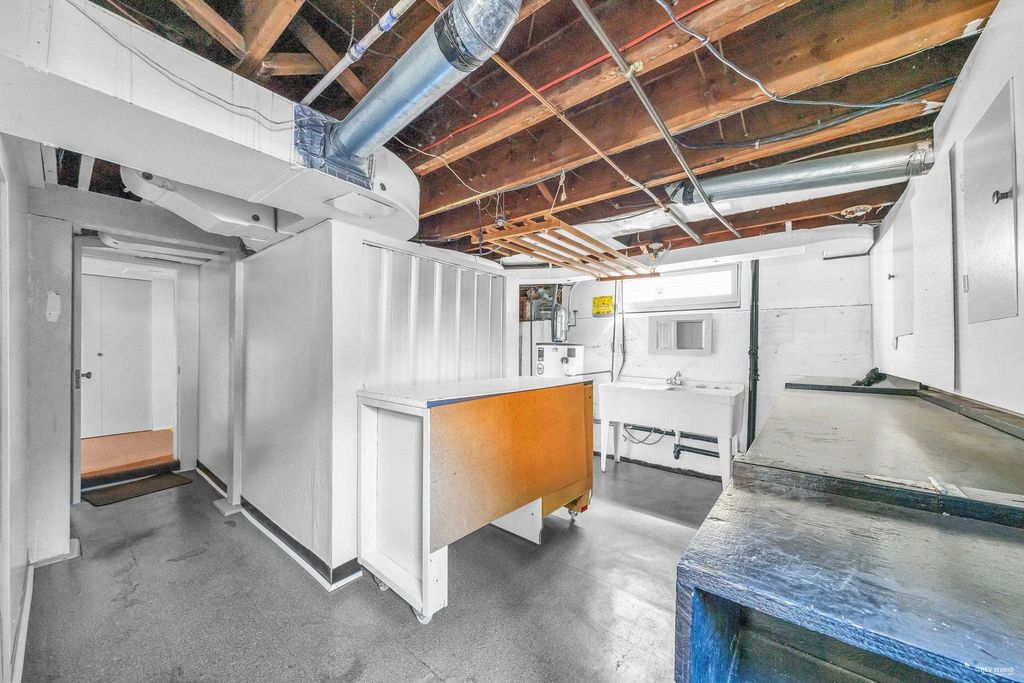 listing image 1104492263301505165