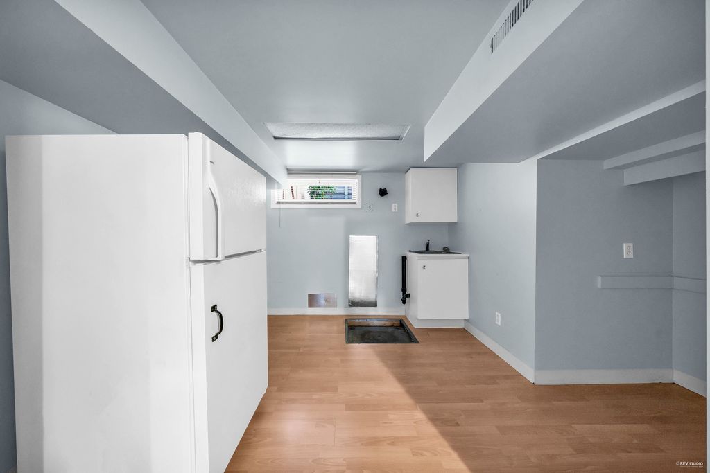 listing image 1100129160287443449