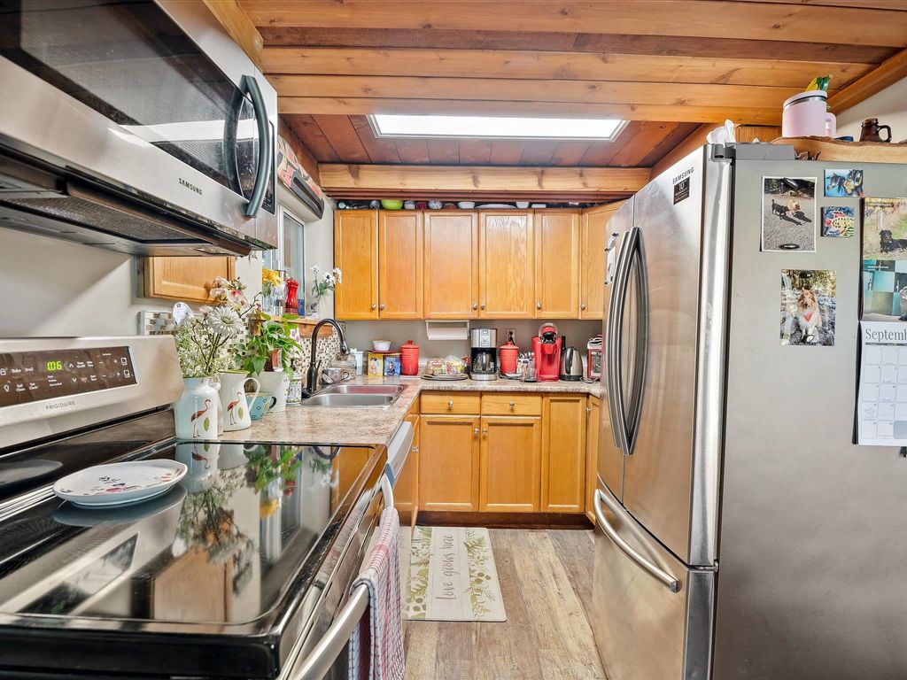 listing image 1102181461174136724