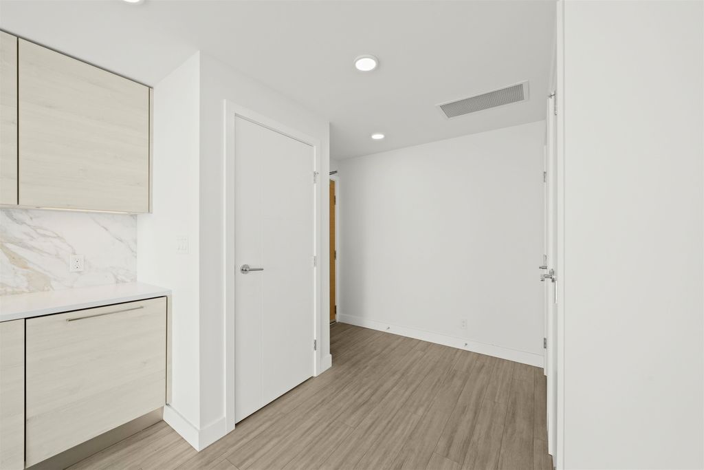 listing image 1106483367339267305
