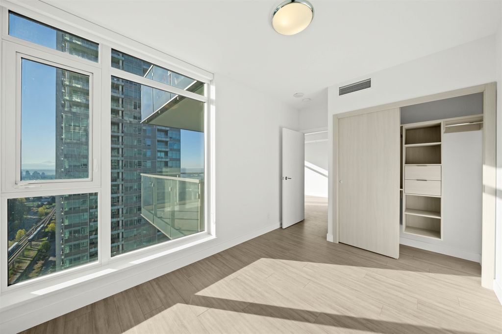 listing image 1102467865016512687