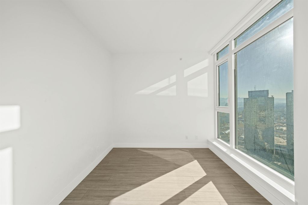 listing image 1109635787477581617
