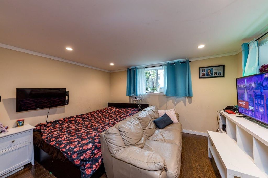 listing image 1109782504011767702