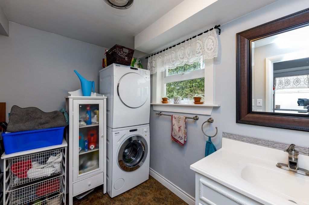 listing image 1106017600151595295