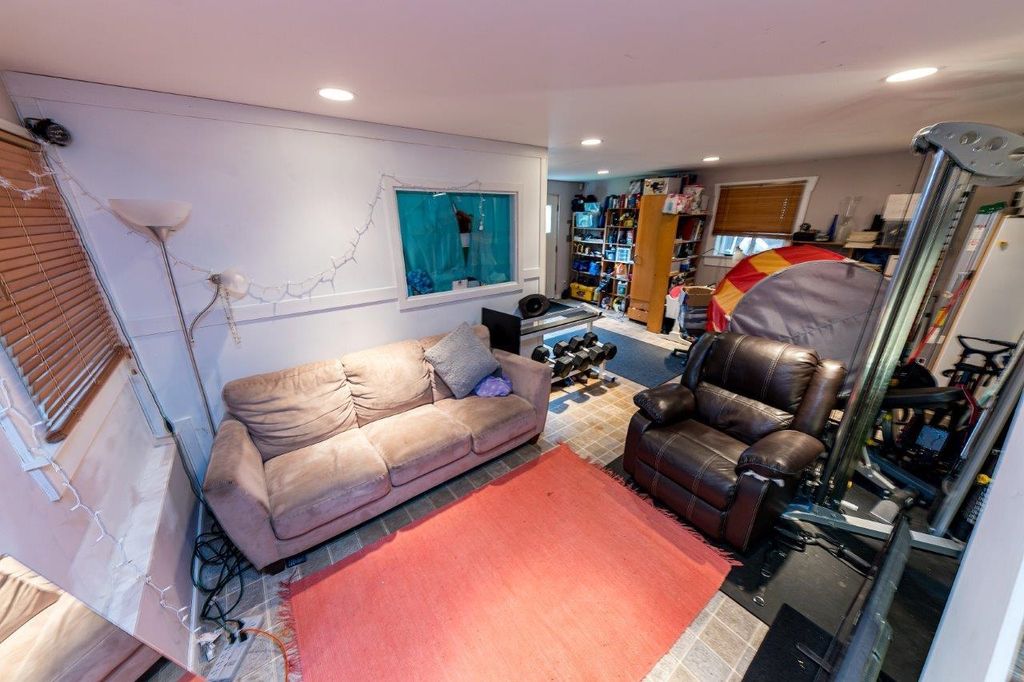 listing image 1102501695033122334