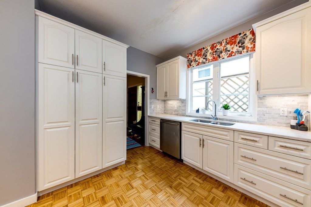 listing image 1104305295943572751