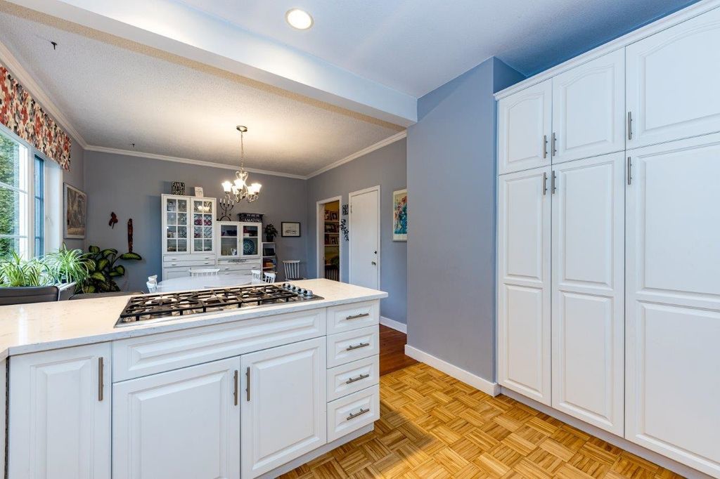 listing image 1106792497452607440