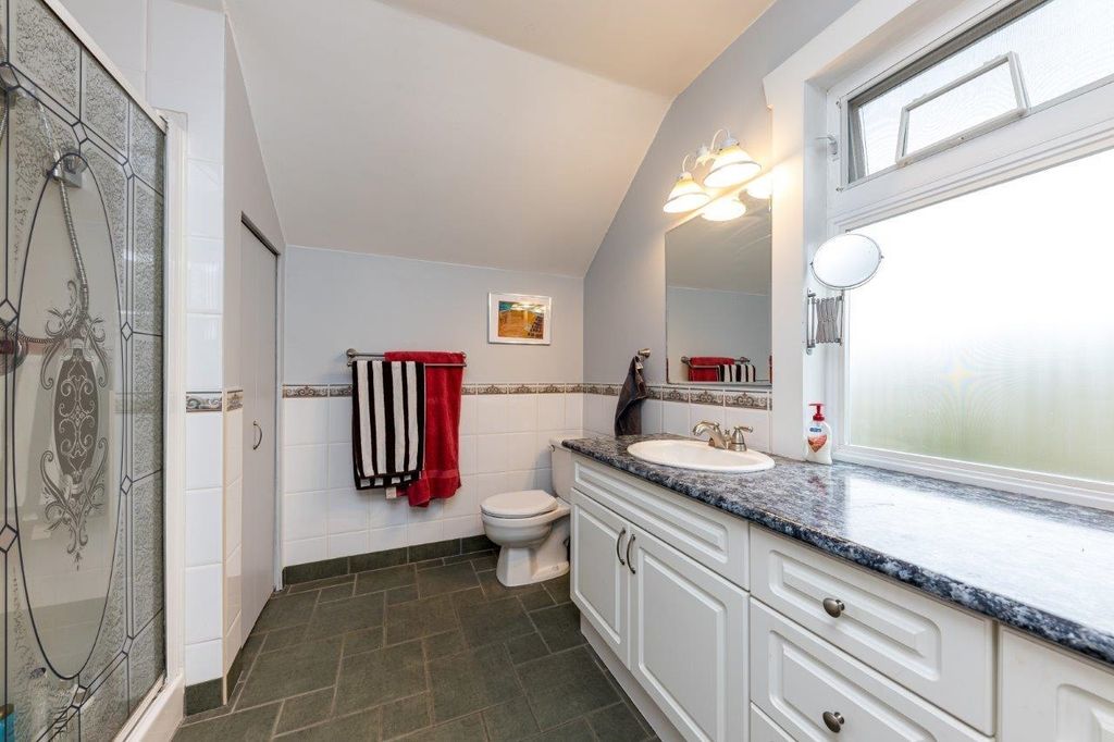 listing image 1109888346131880826