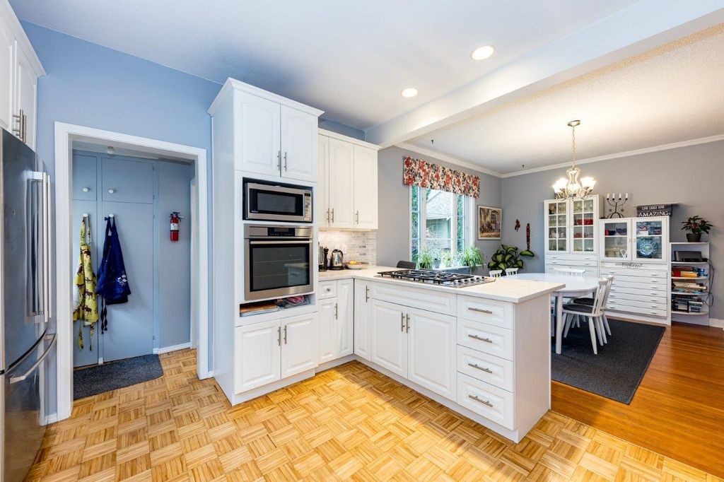 listing image 1102446533036754019