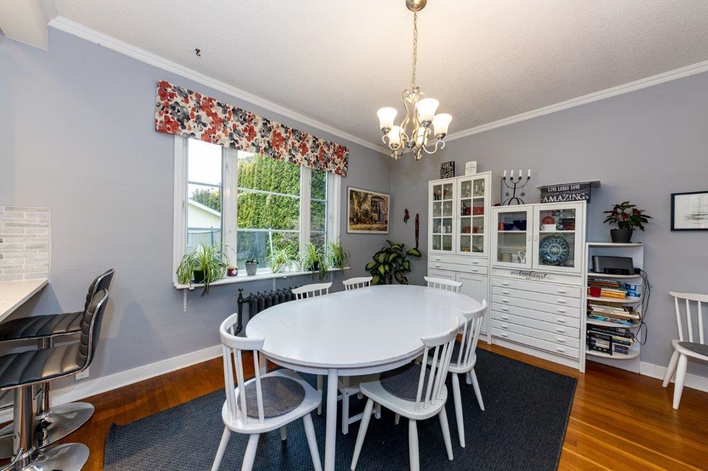 listing image 1105345270552190779