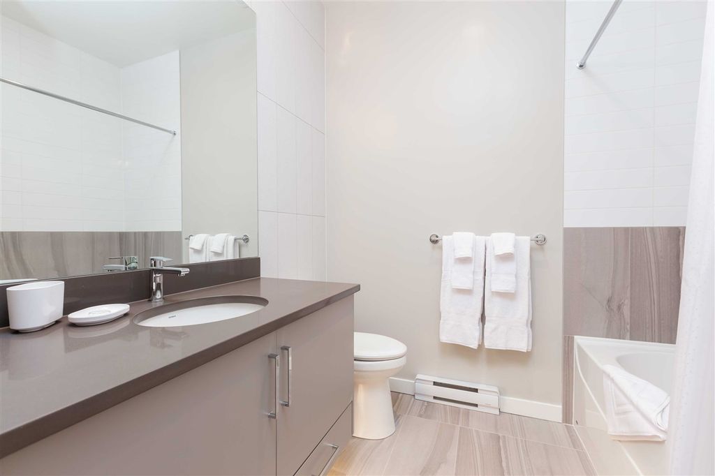 listing image 1105366557202664977